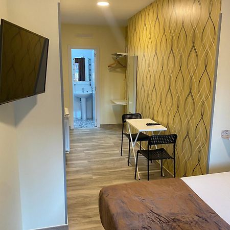 Hostal Oliver Madrid Exterior photo