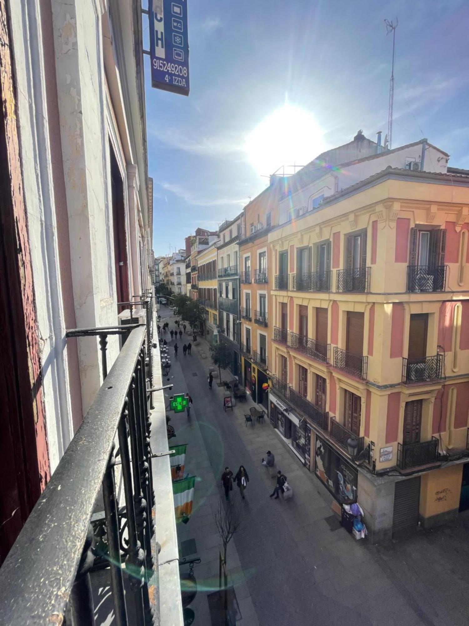 Hostal Oliver Madrid Exterior photo