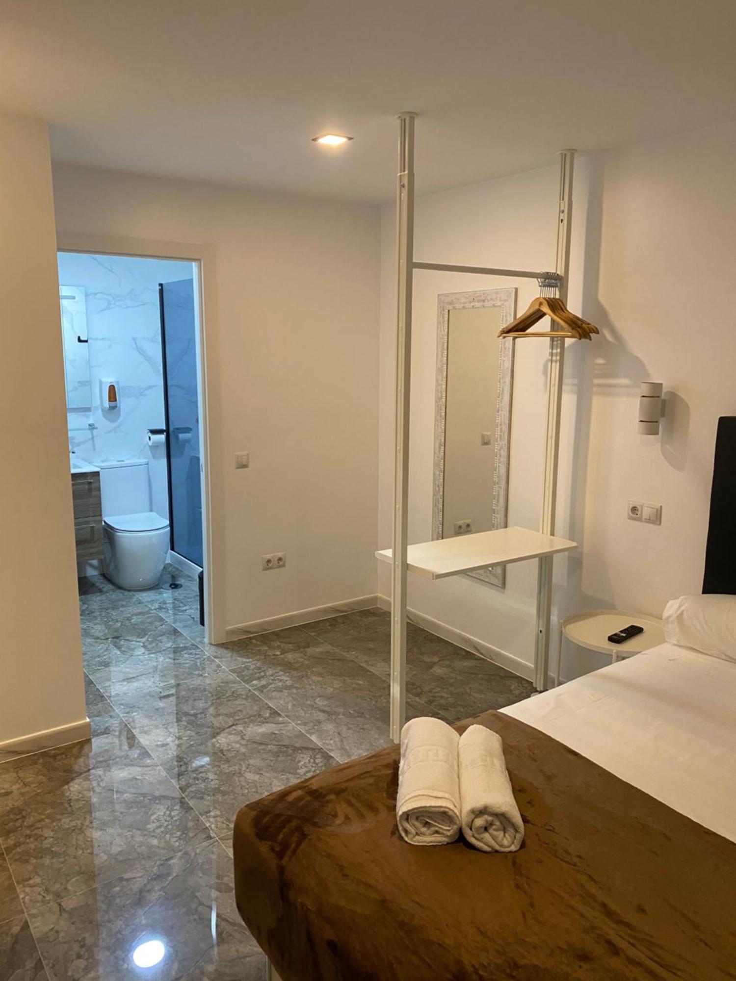 Hostal Oliver Madrid Exterior photo