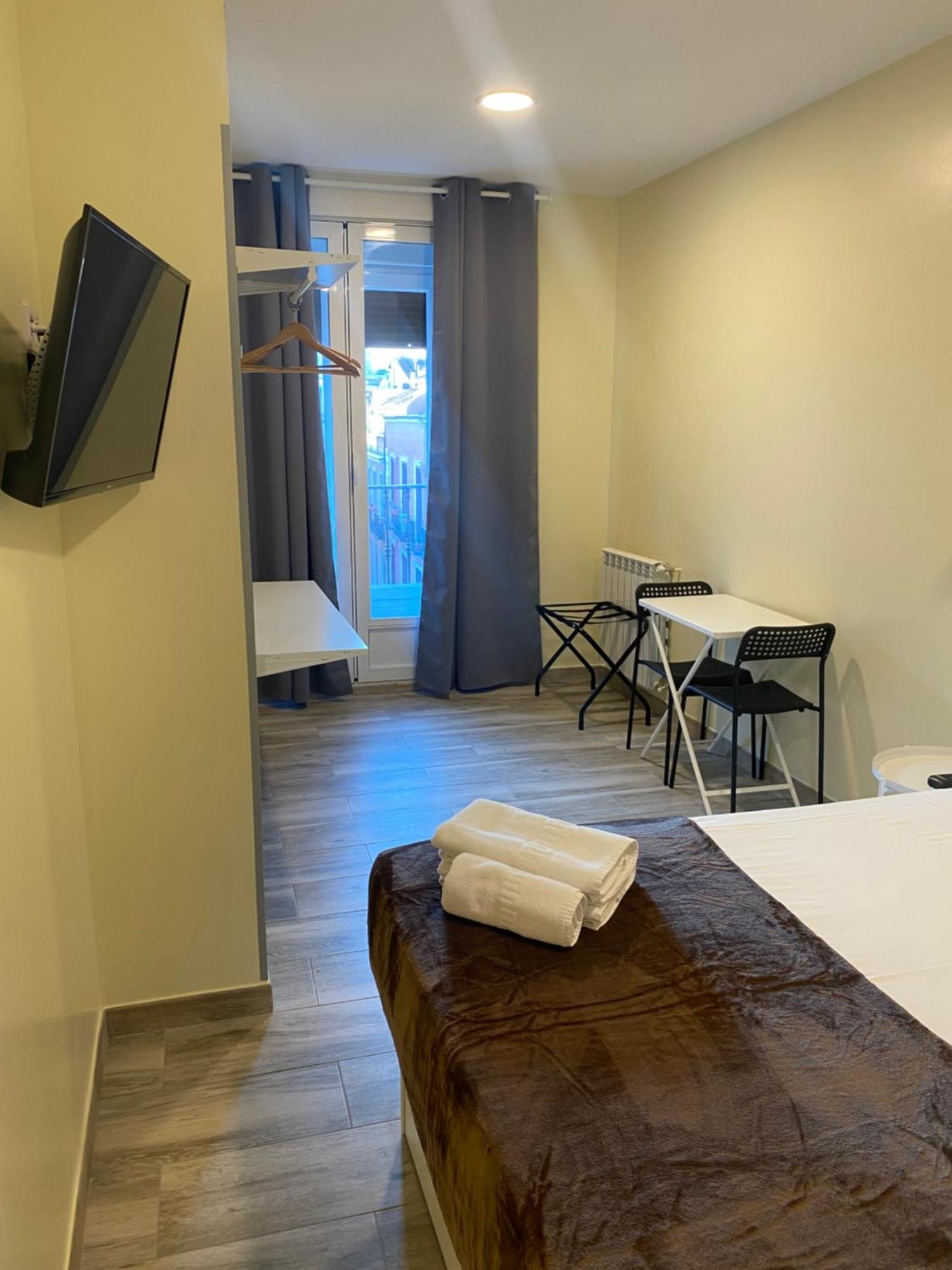 Hostal Oliver Madrid Exterior photo