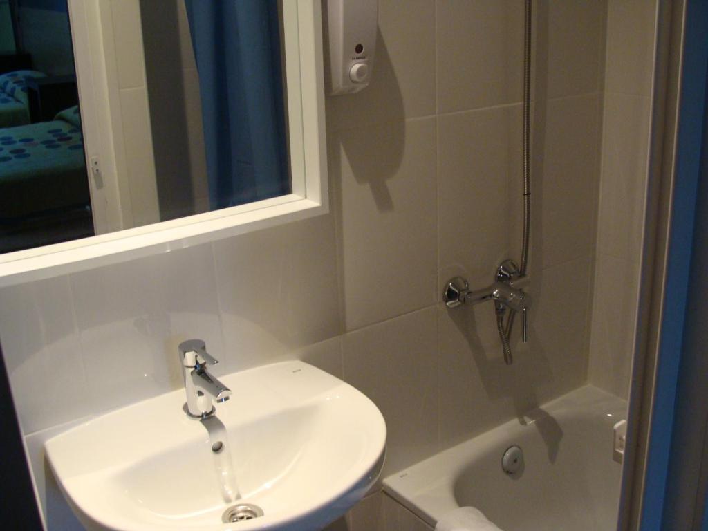 Hostal Oliver Madrid Room photo