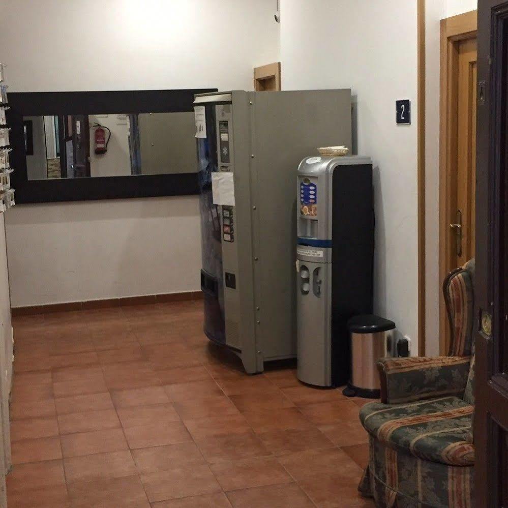 Hostal Oliver Madrid Exterior photo