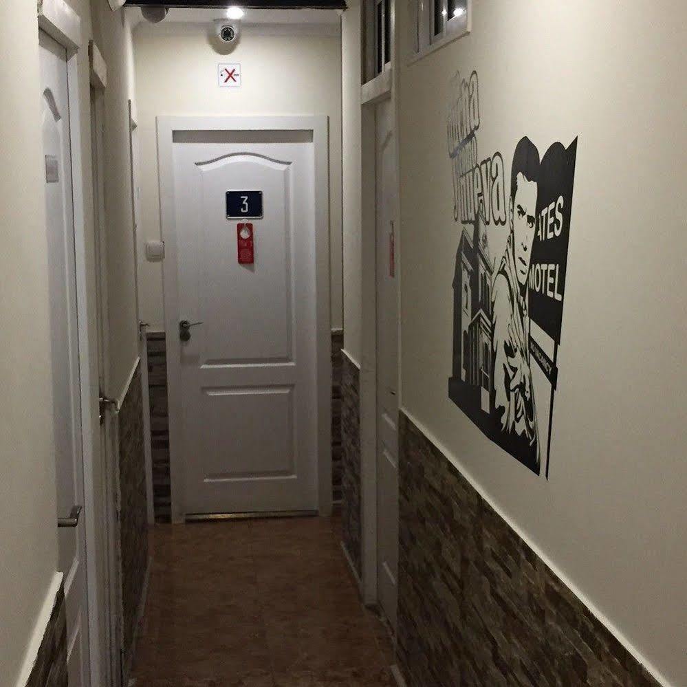 Hostal Oliver Madrid Exterior photo