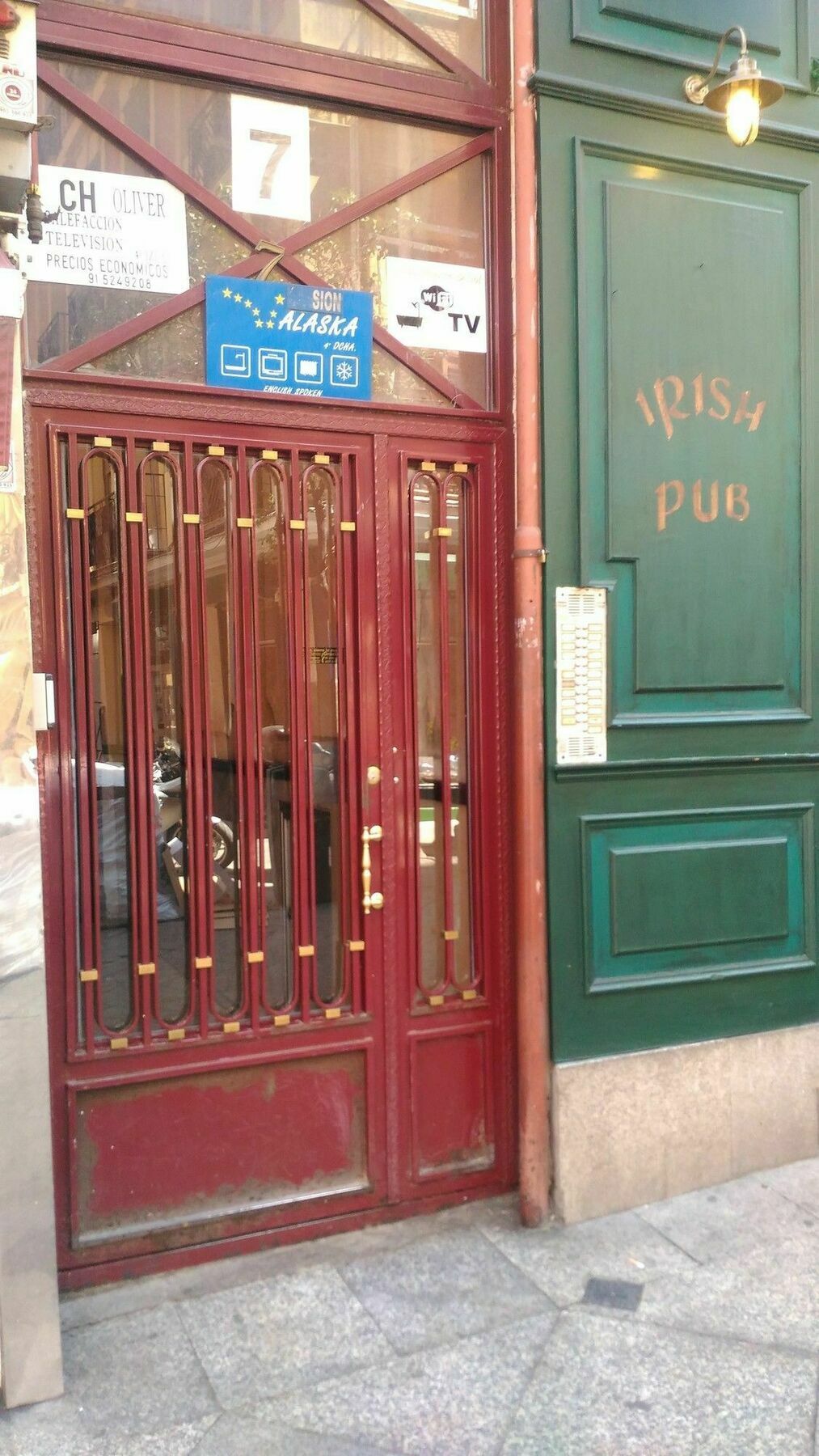 Hostal Oliver Madrid Exterior photo